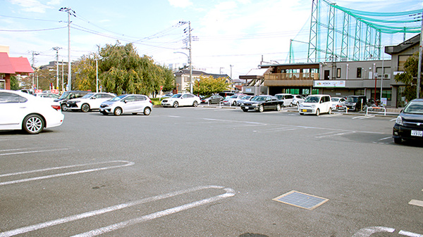 スギ薬局　蕨南店の駐車場