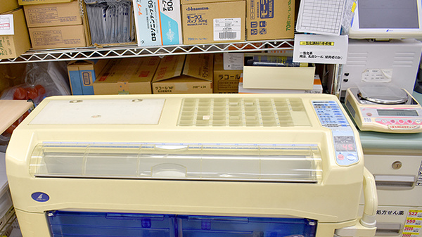 スギ薬局　西新宿医大前店の調剤器具