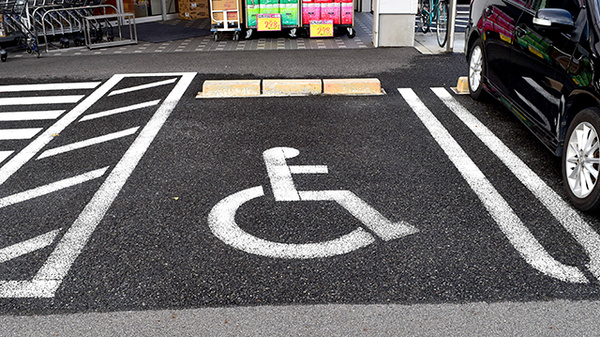 スギ薬局　香流店の駐車場