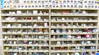 スギ薬局　香流店の薬棚