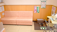 スギ薬局　町田高ヶ坂店の待合スペース