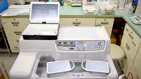 スギ薬局　大島店の調剤器具