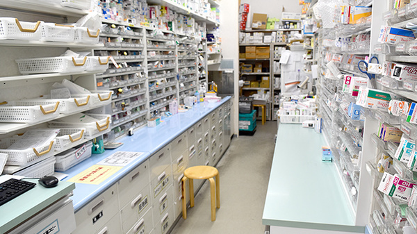 スギ薬局　姫島店の調剤室