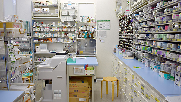 スギ薬局　新井薬師店の調剤室