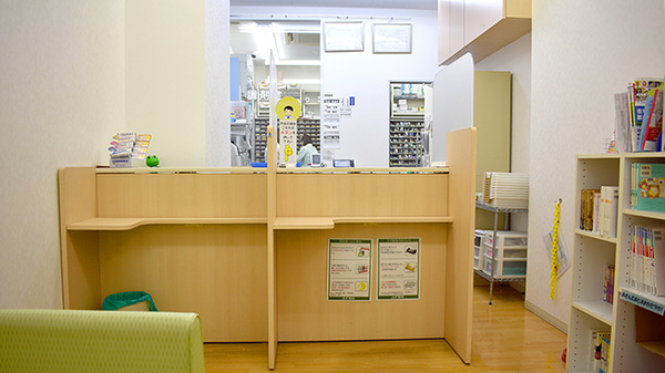 スギ薬局　新井薬師店の受付/カウンター