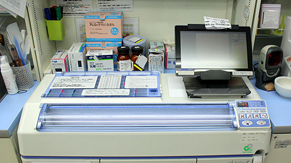 スギ薬局　小石川店の調剤器具