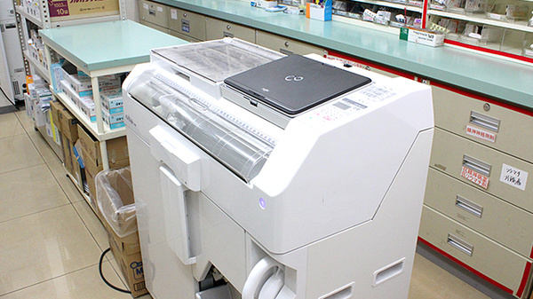 スギ薬局　下新城店の調剤器具