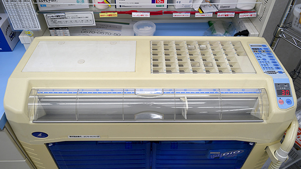 スギ薬局　関目店の調剤器具