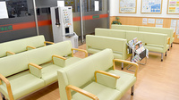 スギ薬局　川越鴨田店の待合スペース