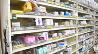 スギ薬局　新大阪宮原店の薬棚