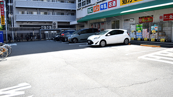 スギ薬局　新大阪宮原店の駐車場