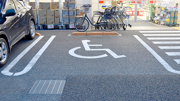 スギ薬局　清瀬店の駐車場