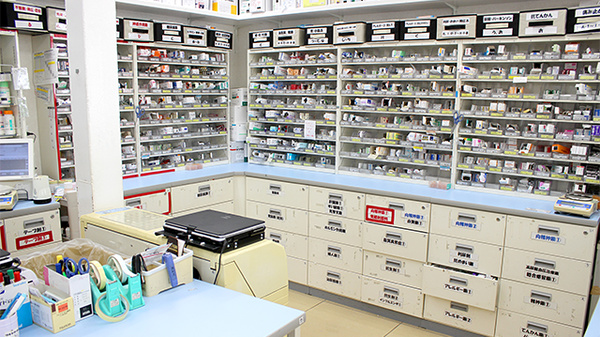 スギ薬局　六田店の調剤室