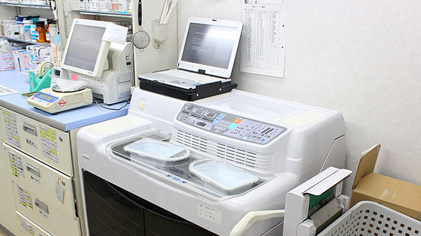 スギ薬局　大倉山店の調剤器具