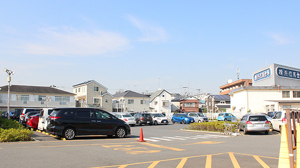 スギ薬局　大倉山店の駐車場