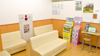 スギ薬局　高井戸店の待合スペース