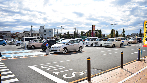 スギ薬局　上尾春日店の駐車場