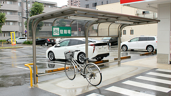 スギ薬局　金山北店の駐輪場
