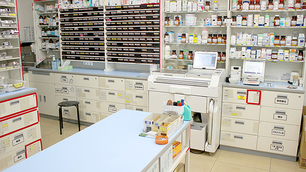 スギ薬局　金山北店の調剤室