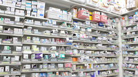 スギ薬局　一番町店の薬棚