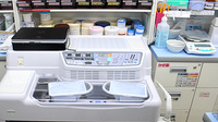 スギ薬局　白山通り店の調剤器具