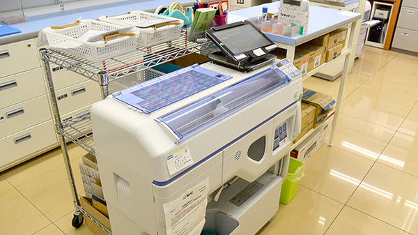スギ薬局　東今里店の調剤器具