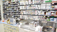 スギ薬局　虎ノ門店の薬棚