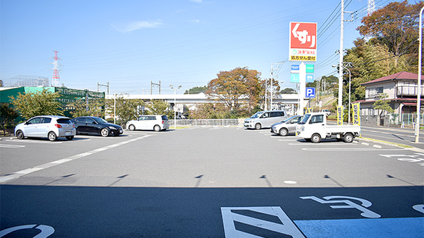 スギ薬局　新橋町店の駐車場