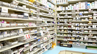スギ薬局　住吉苅田店の薬棚