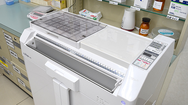 スギ薬局　長良町店の調剤器具