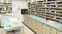 スギ薬局　長良町店の薬棚