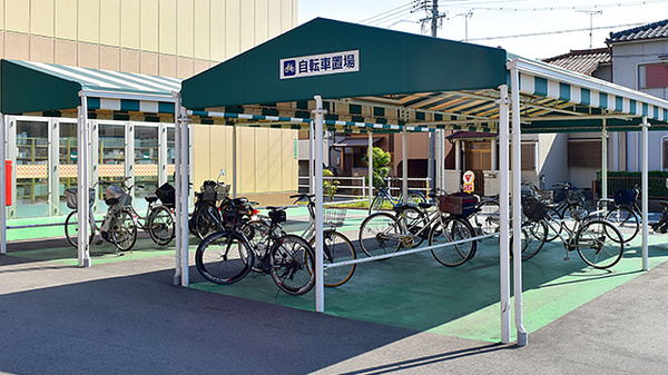 スギ薬局　スマイルプラザ店の駐輪場
