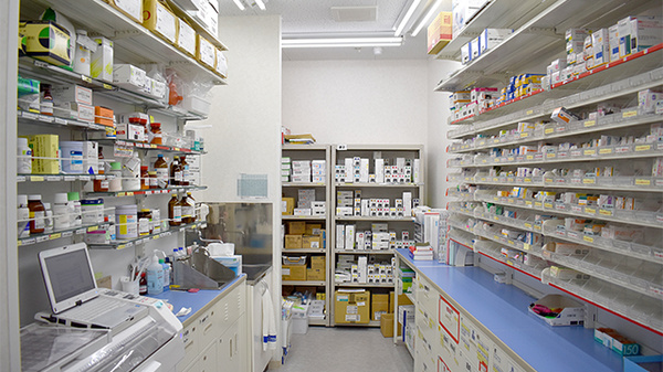 スギ薬局　鴻巣本町店の調剤室