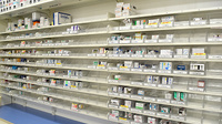 スギ薬局　南小岩店の薬棚