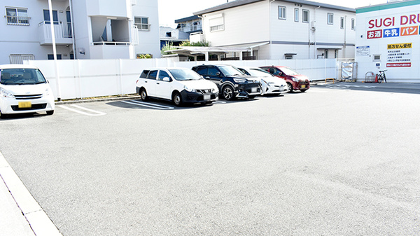 スギ薬局　南住吉店の駐車場