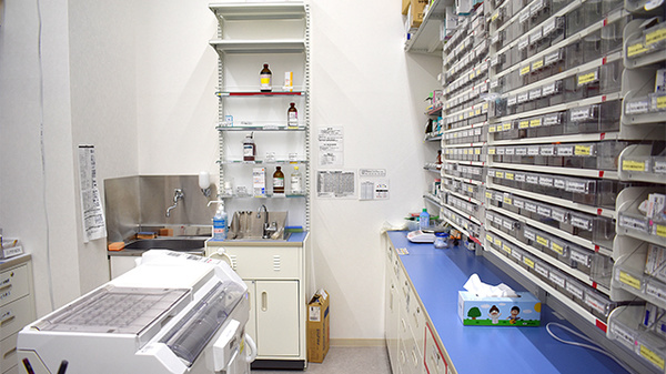 スギ薬局　成増駅南口店の調剤室