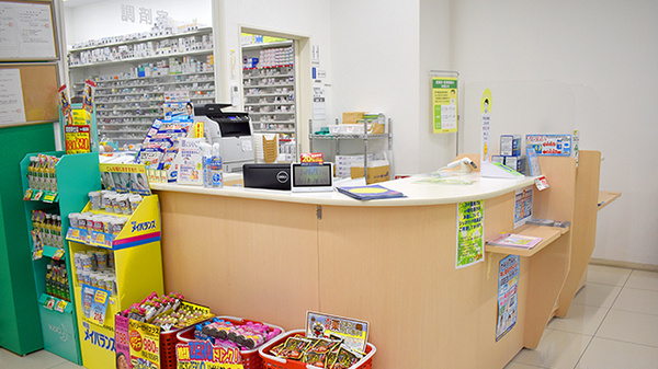 スギ薬局　西ケ原店の受付/カウンター