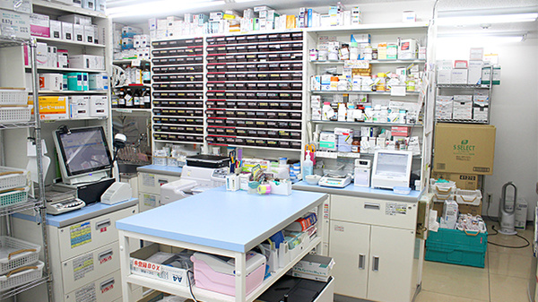 スギ薬局　小石川１丁目店の調剤室