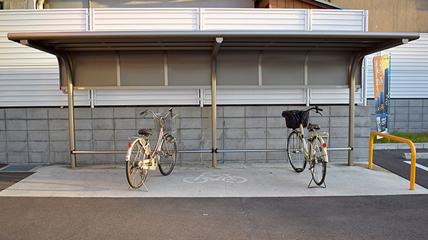 スギ薬局　野田下町店の駐輪場
