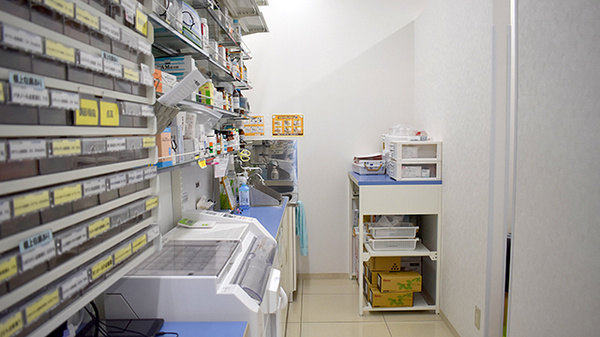 スギ薬局　茅ケ崎新栄町店の調剤室