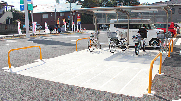 スギ薬局　船橋藤原店の駐輪場