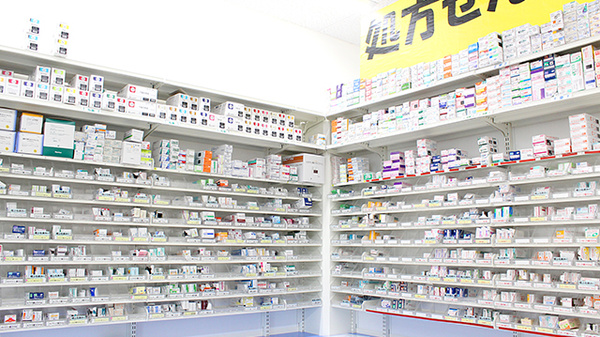 スギ薬局　船橋藤原店の薬棚