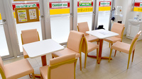 スギ薬局　千音寺店の待合スペース