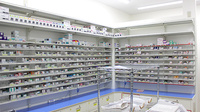 スギ薬局　東尾久店の薬棚