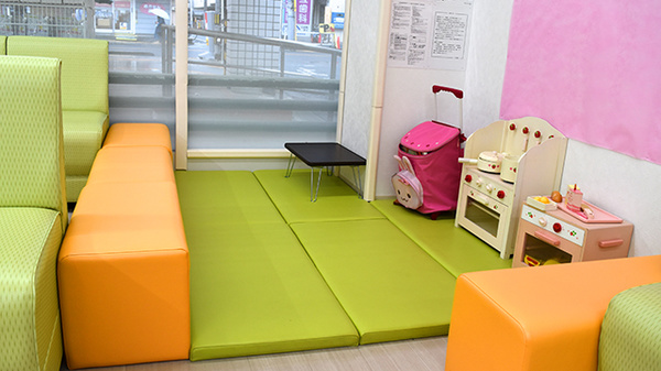 スギ薬局　立川錦町店のキッズ用設備