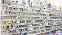 スギ薬局　極楽店の薬棚