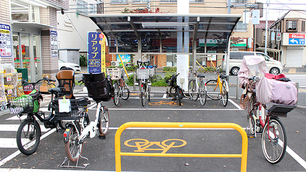 スギ薬局　狛江店の駐輪場