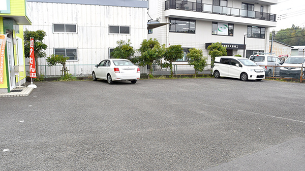 大信薬局 綾瀬店の駐車場