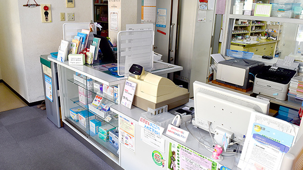 しあわせ薬局　片桐店の受付/カウンター