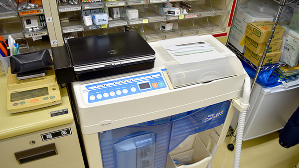 ドクトル薬局　湯里店の調剤器具
